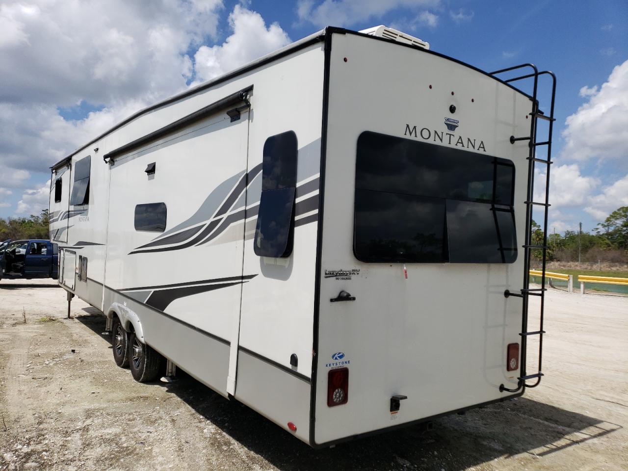 Image 3 of 2022 KEYSTONE MONTANA 2022 with VIN 4YDFM0T20N4702330