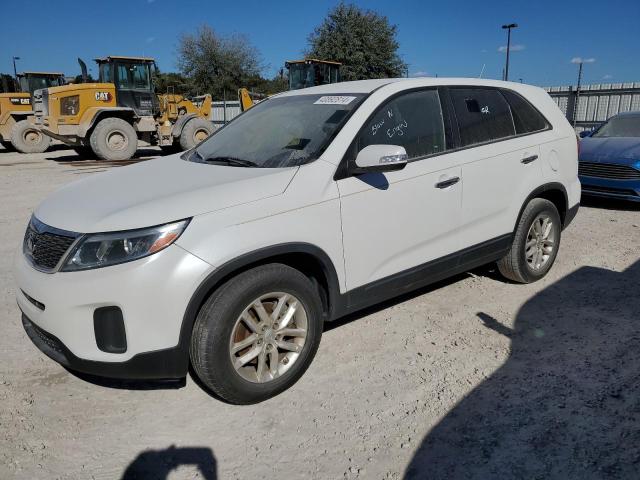 Image 1 of 2015 KIA SORENTO LX 2015 with VIN 5XYKT3A62FG657311