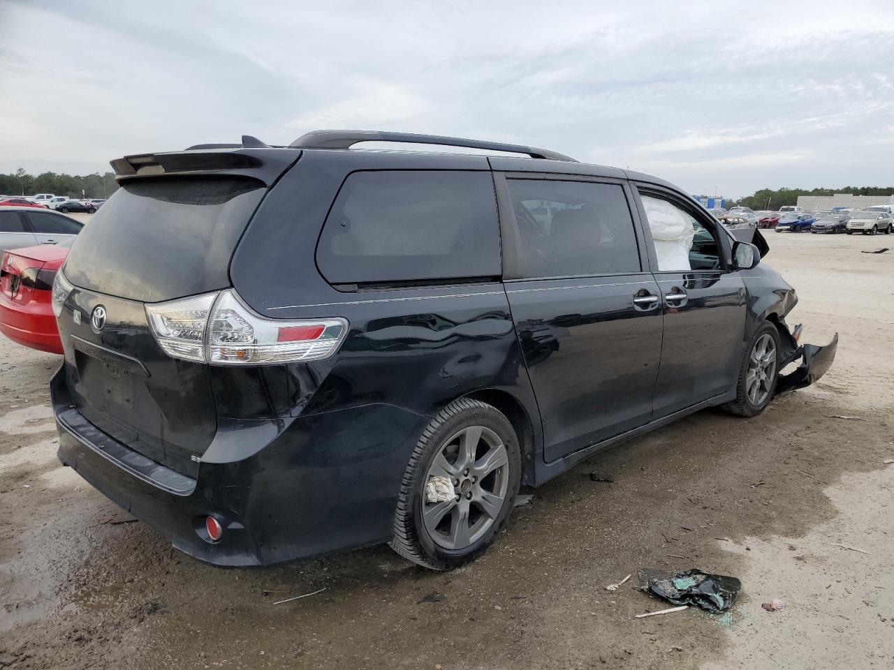 Изображение 3 2018 TOYOTA SIENNA SE 2018 с VIN 5TDXZ3DC5JS954428