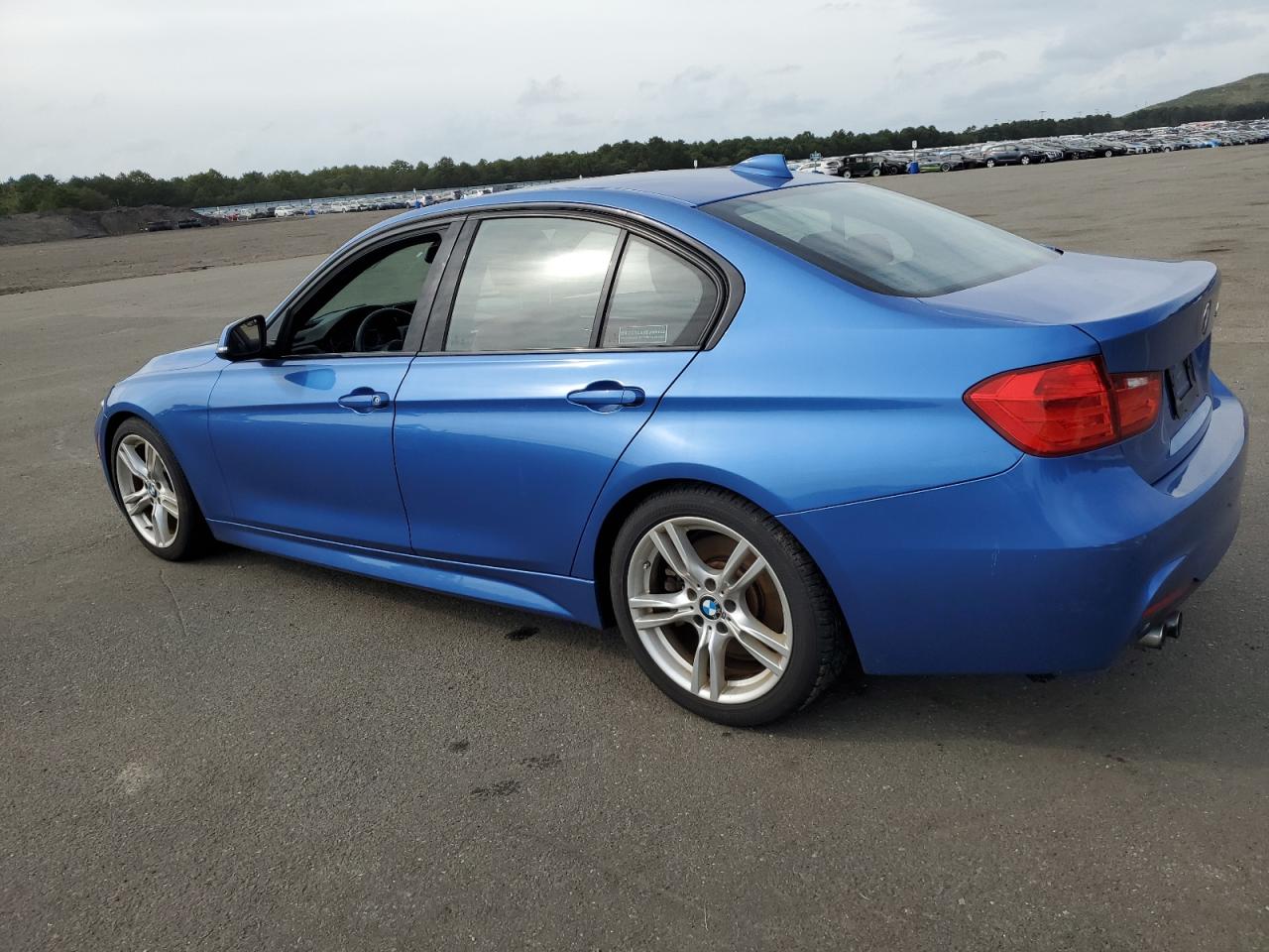 Obraz 2 z 2015 BMW 328 I SULEV 2015 z VIN WBA3C1C56FK121384