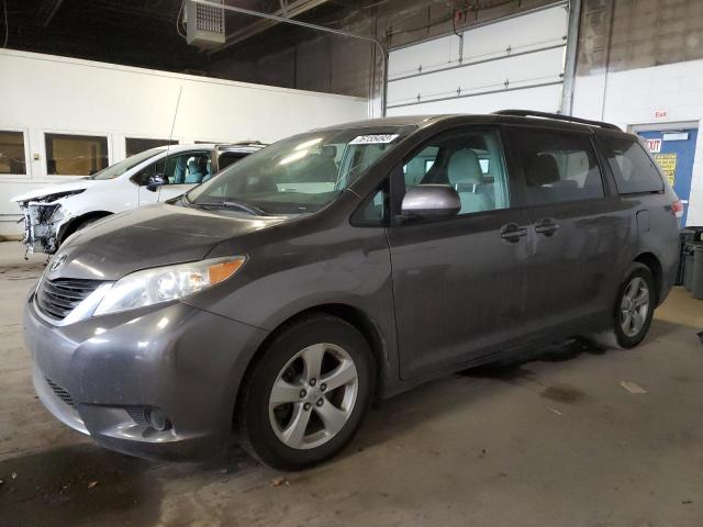 2014 TOYOTA SIENNA LE 2014 image