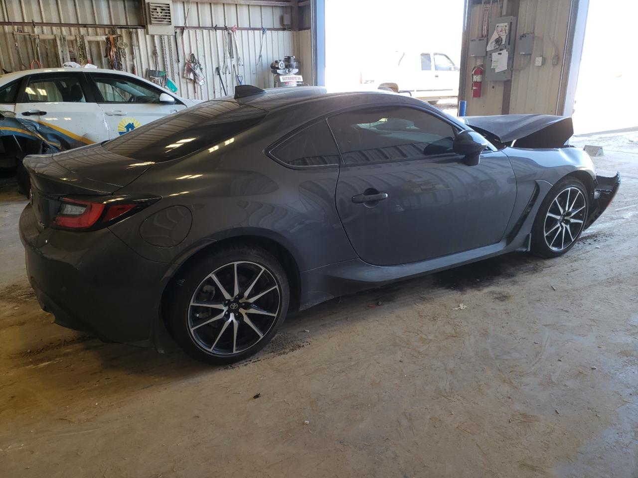 Obraz 3 z 2023 TOYOTA GR 86  2023 z VIN JF1ZNBC18P8760123