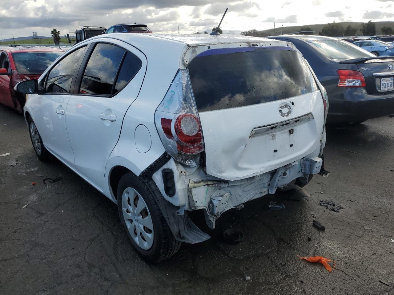 Image 2 of 2012 TOYOTA PRIUS C  2012 with VIN JTDKDTB33C1523937