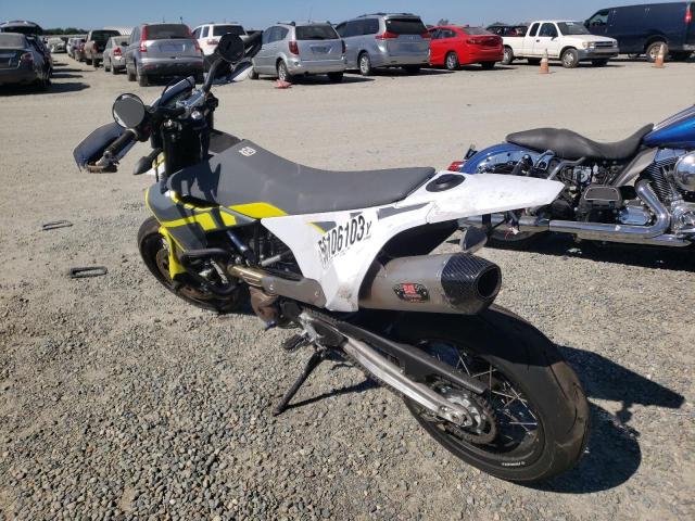 Image 3 of 2022 Husqvarna Supermoto 2022 with VIN VBKUSV406NM739925