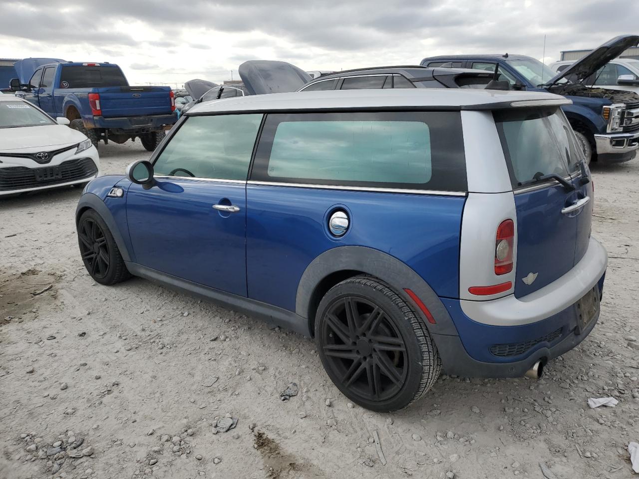 Image 2 of 2008 MINI COOPER S CLUBMAN 2008 with VIN WMWMM33578TP88121