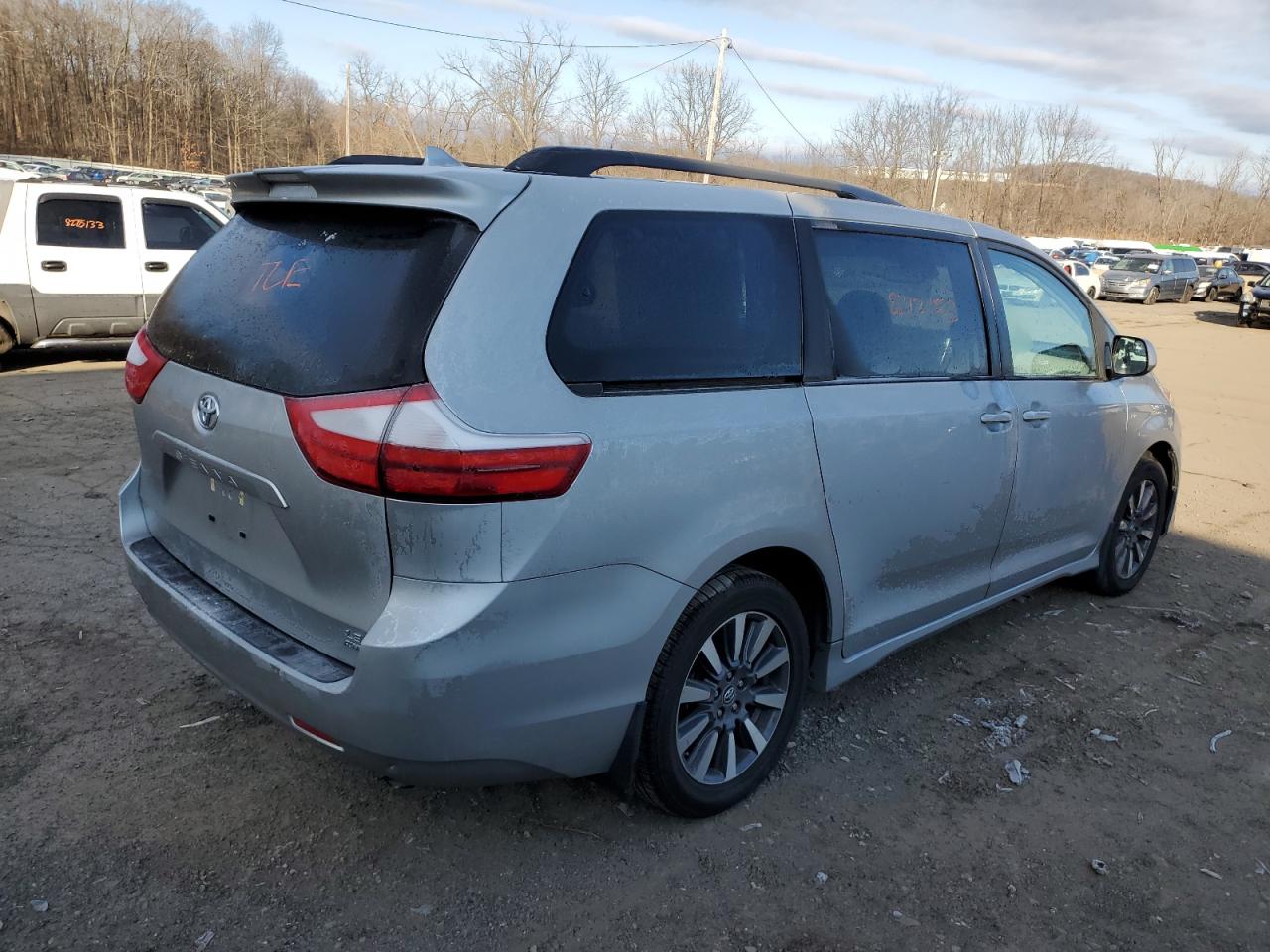 Obraz 3 z 2019 TOYOTA SIENNA LE 2019 z VIN 5TDJZ3DC0KS227415