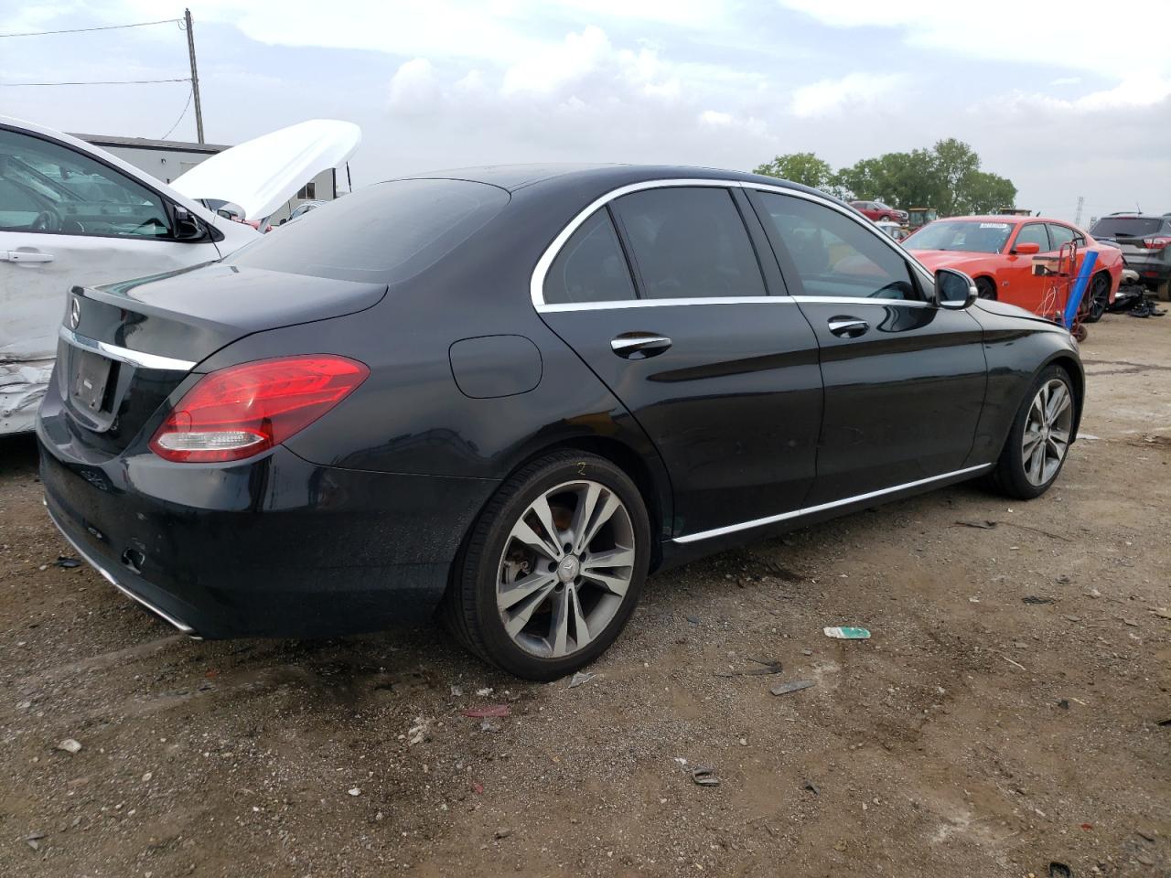 Изображение 3 2015 MERCEDES-BENZ C 300 2015 с VIN 55SWF4JB4FU072960