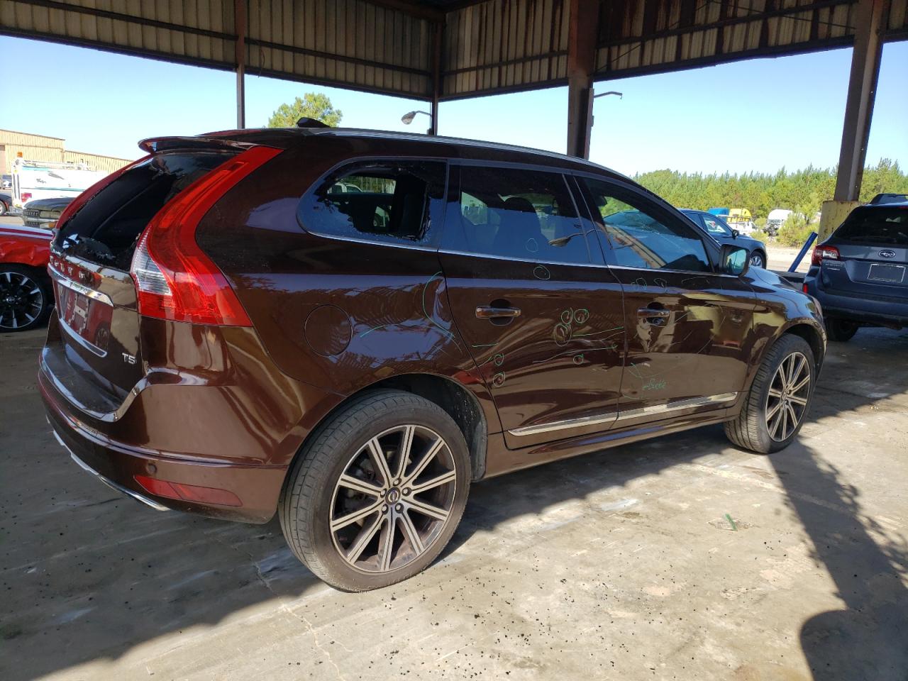 Obraz 3 z 2015 VOLVO XC60 T5 PLATINUM 2015 z VIN YV440MDD4F2578229