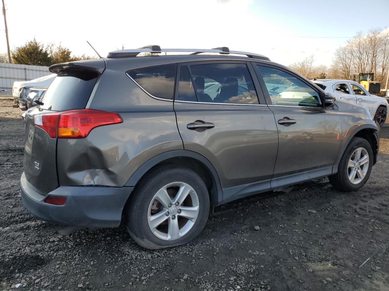 Изображение 3 2014 TOYOTA RAV4 XLE 2014 с VIN 2T3RFREV3EW214532