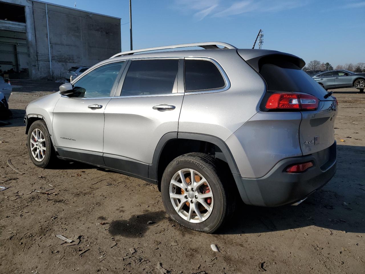 Изображение 2 2017 JEEP CHEROKEE LATITUDE 2017 с VIN 1C4PJMCS0HW585137