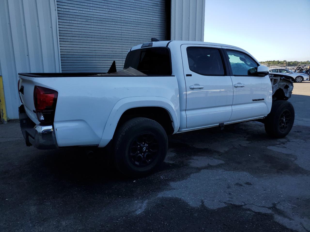 Image 3 of Toyota Tacoma Double Cab 2020 with VIN 3TMCZ5AN7LM331122