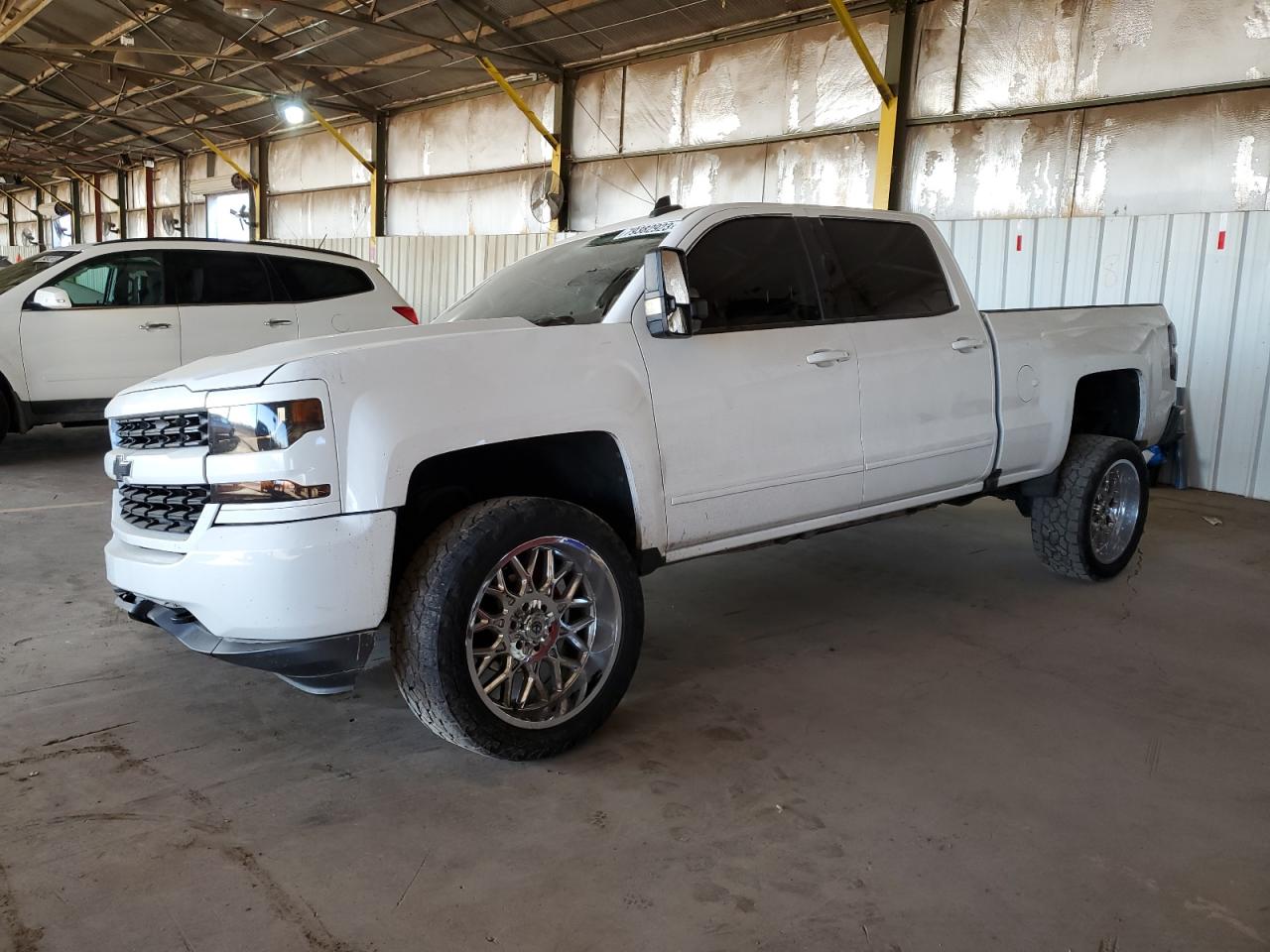 Image 1 of 2016 CHEVROLET SILVERADO K1500 LT 2016 with VIN 3GCUKREC1GG224838