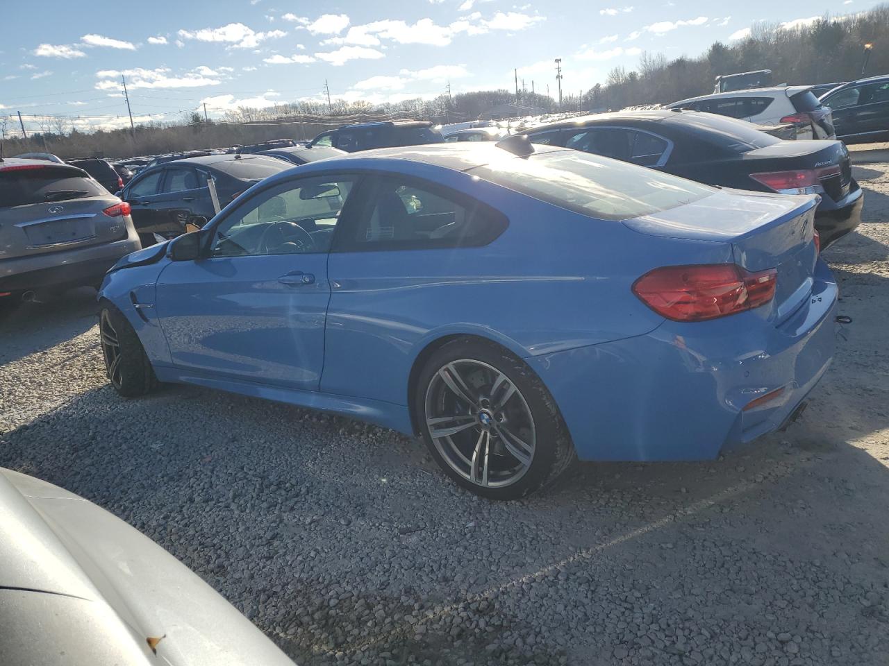 Изображение 2 2015 BMW M4  2015 с VIN WBS3R9C52FK332073