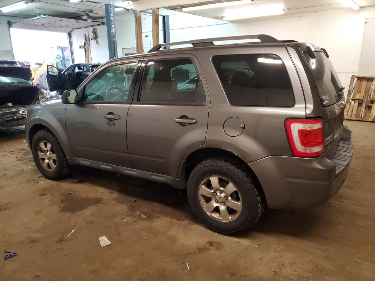 Image 2 of 2011 FORD ESCAPE LIMITED 2011 with VIN 1FMCU9EG0BKB33274