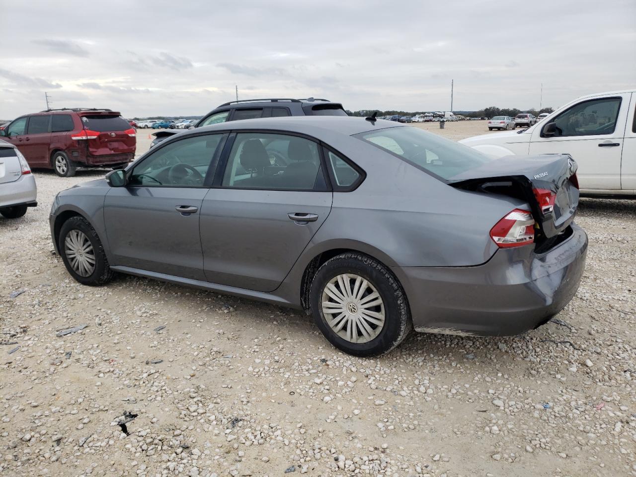 Изображение 2 2014 VOLKSWAGEN PASSAT S 2014 с VIN 1VWAS7A35EC072072