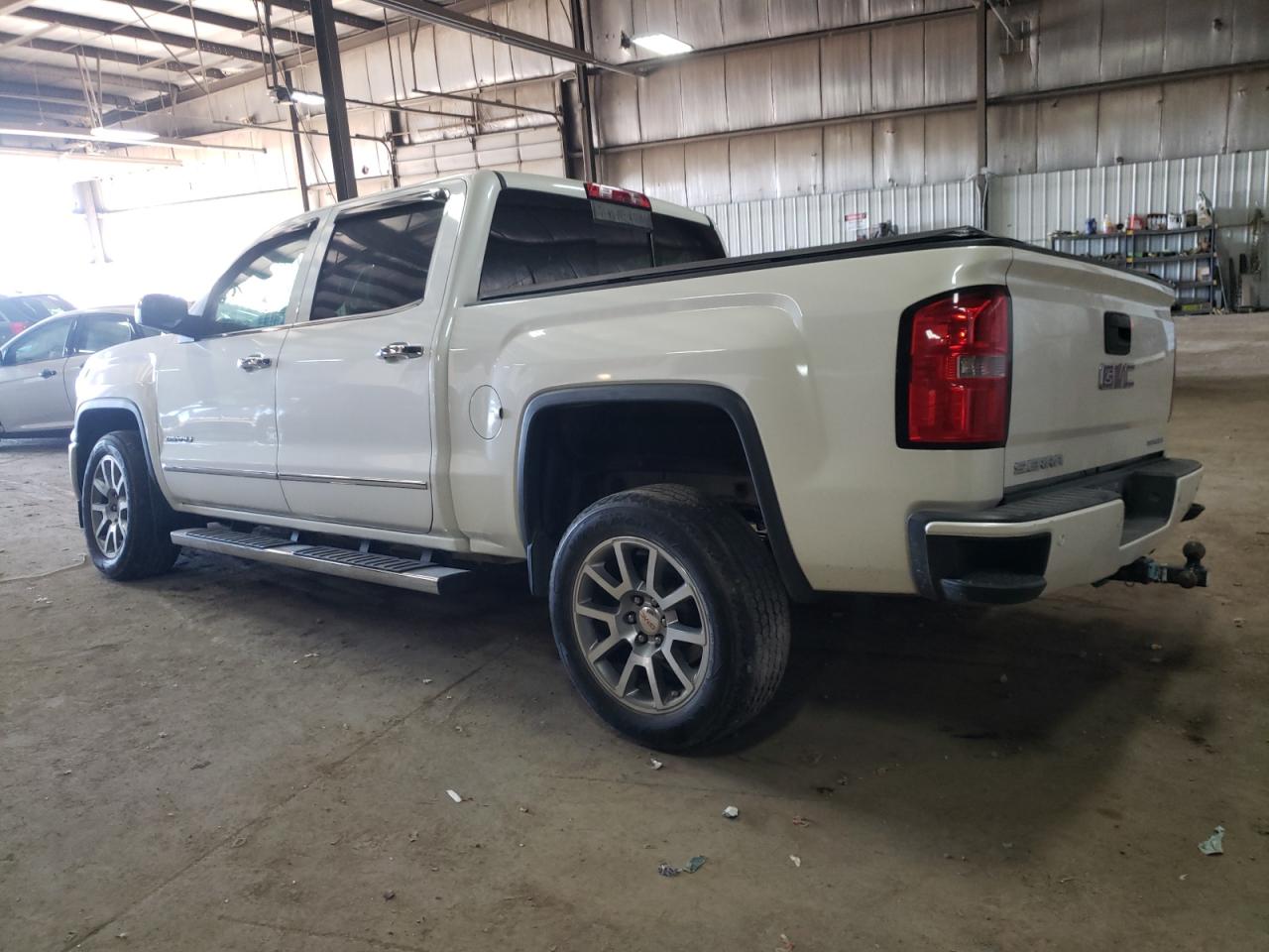 Obraz 2 z 2015 GMC SIERRA K1500 DENALI 2015 z VIN 3GTU2WEC9FG410690