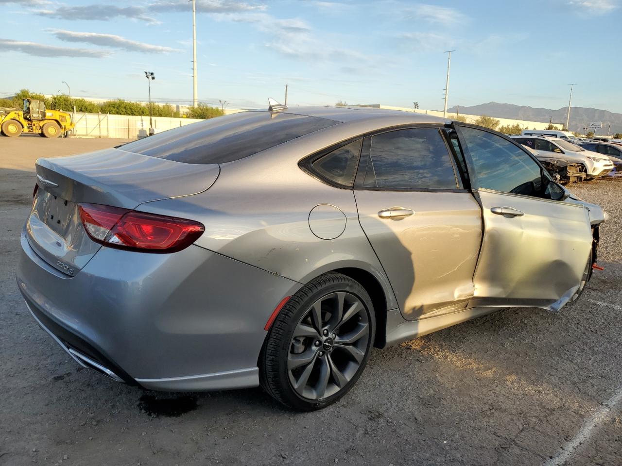 Image 3 of 2016 CHRYSLER 200 S 2016 with VIN 1C3CCCBBXGN152096