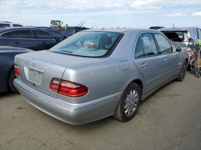 Image 3 of 2001 MERCEDES-BENZ E 320 2001 with VIN WDBJF65JX1B296169