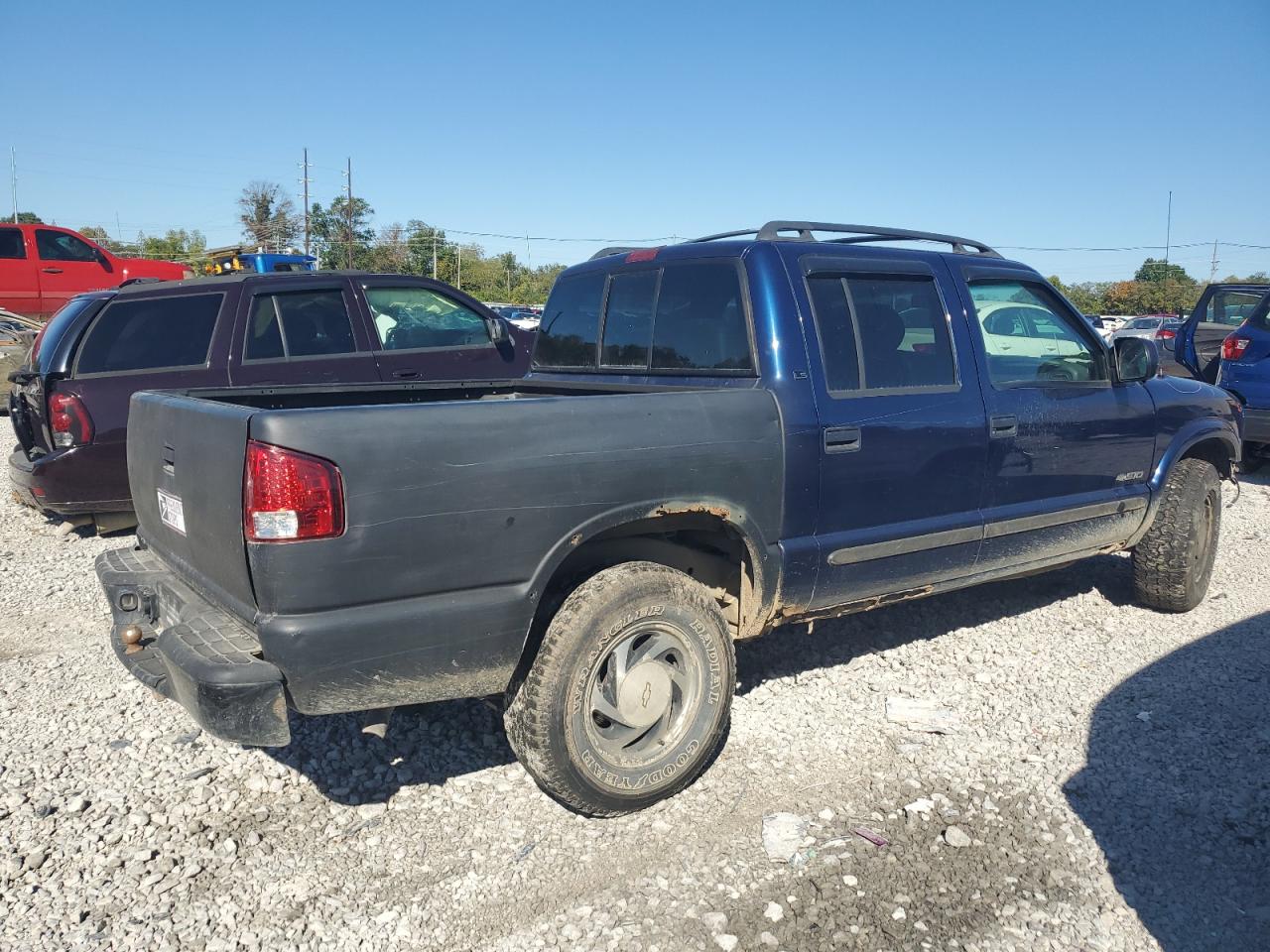 Image 3 of 2002 CHEVROLET S TRUCK S10 2002 with VIN 1GCDT13W52K192327