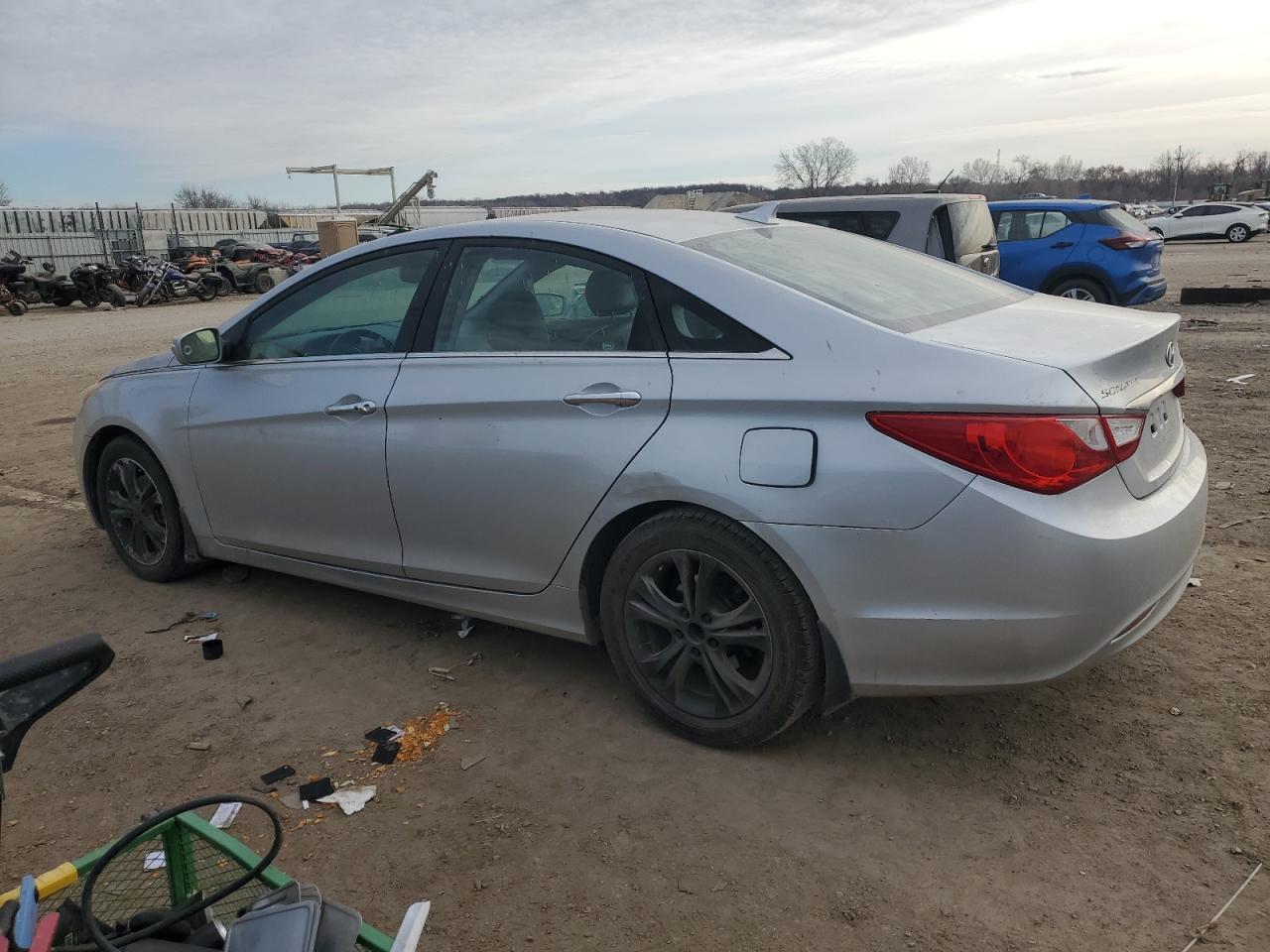Obraz 2 z 2011 HYUNDAI SONATA SE 2011 z VIN 5NPEC4AC8BH131180