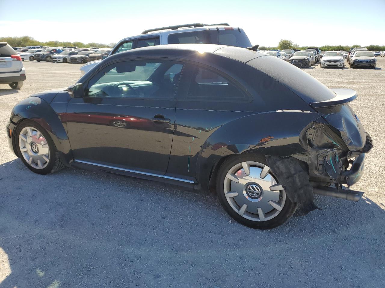 Obraz 2 z 2018 VOLKSWAGEN BEETLE S 2018 z VIN 3VWFD7AT6JM710533