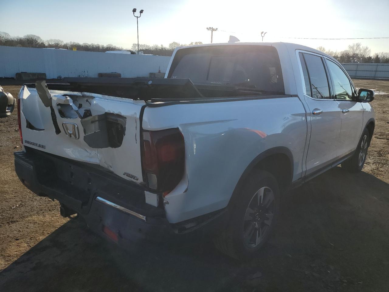 Изображение 3 2017 HONDA RIDGELINE RTL 2017 с VIN 5FPYK3F75HB031770