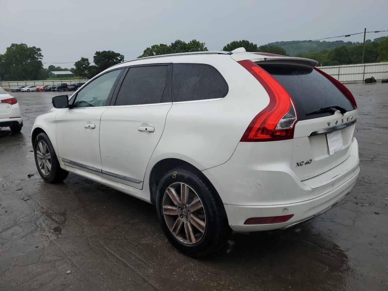Obraz 2 z 2016 VOLVO XC60 T6 PREMIER 2016 z VIN YV449MDK3G2874977