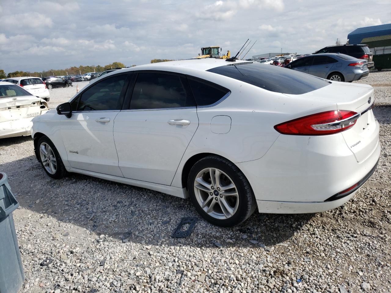 Image 2 of 2018 FORD FUSION SE HYBRID 2018 with VIN 3FA6P0LU9JR173835