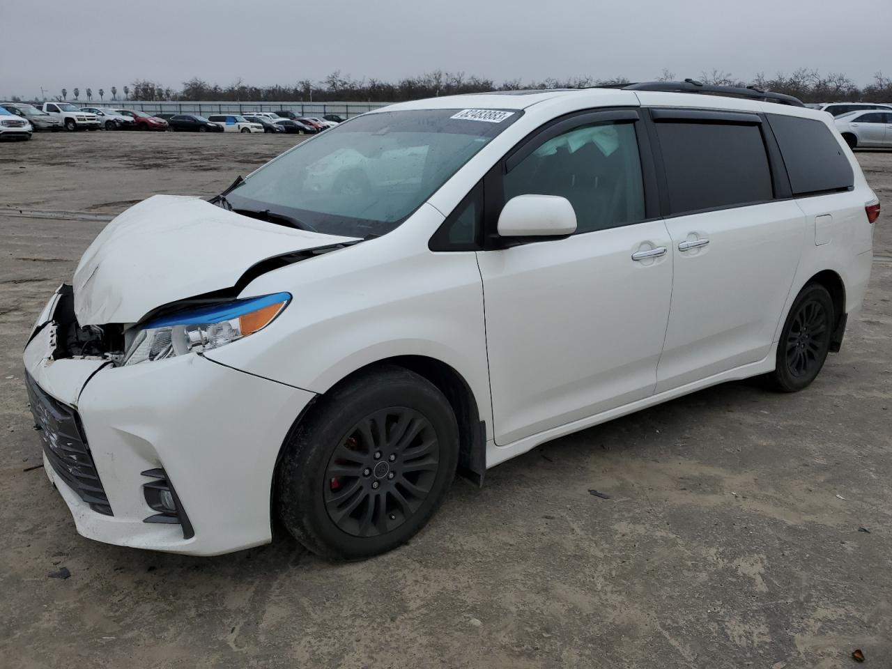 Obraz 1 z 2018 TOYOTA SIENNA XLE 2018 z VIN 5TDYZ3DC0JS919316