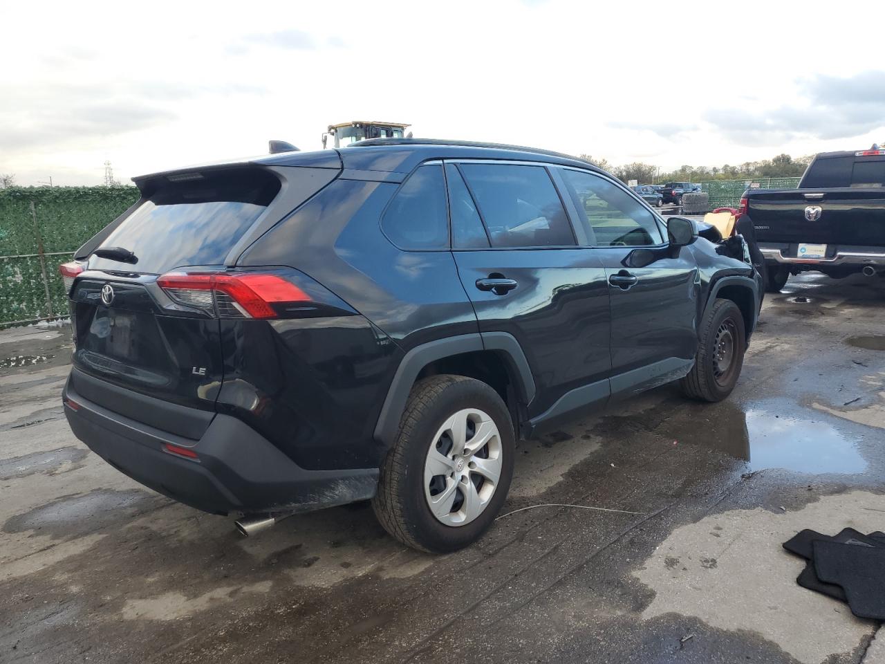 Изображение 3 2020 TOYOTA RAV4 LE 2020 с VIN JTMH1RFV3LD060570