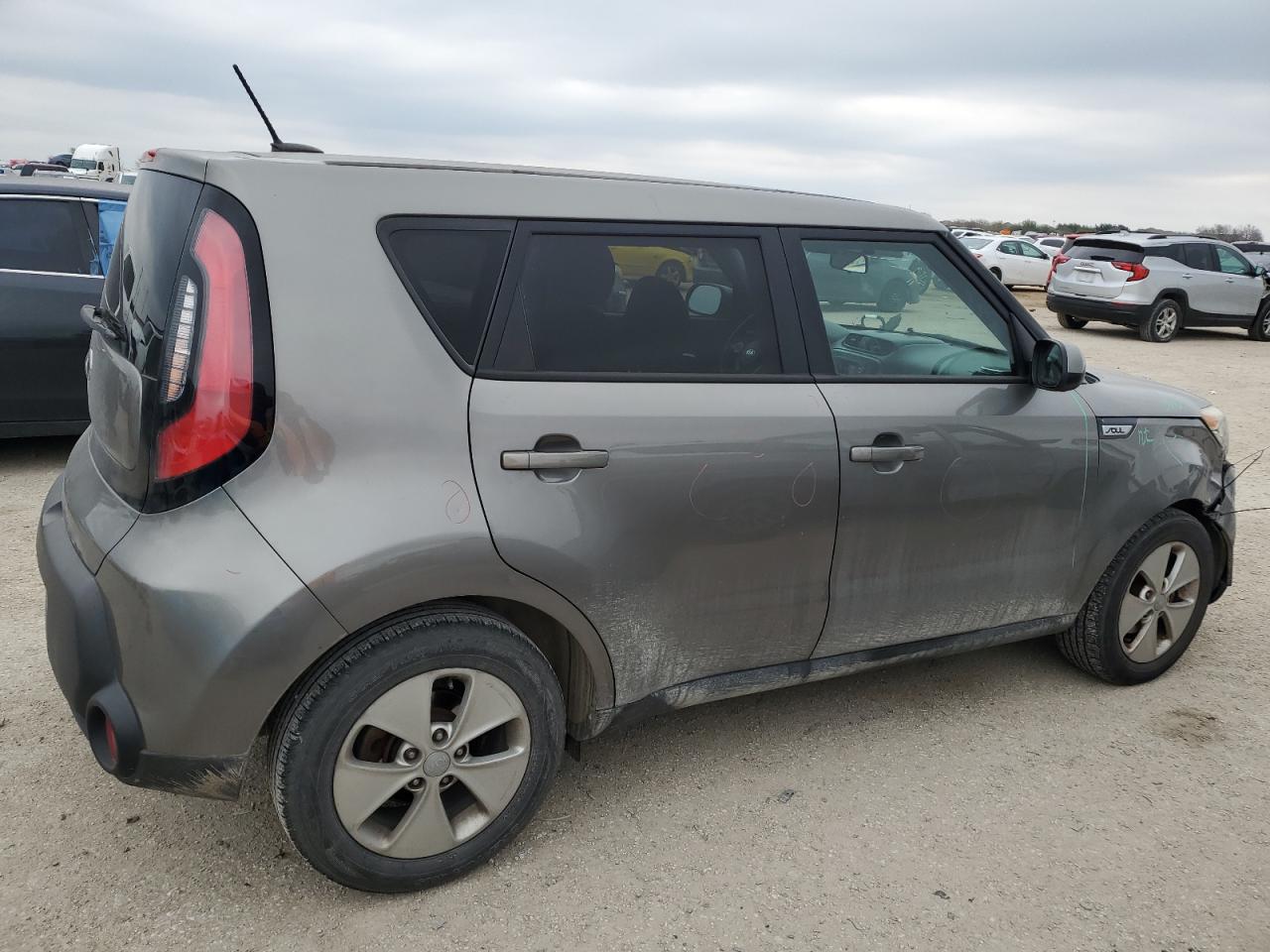 Image 3 of 2015 KIA SOUL  2015 with VIN KNDJN2A2XF7218724
