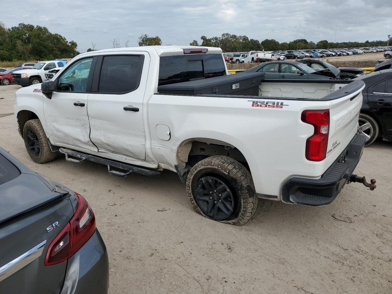 Obraz 2 z 2020 CHEVROLET SILVERADO K1500 LT TRAIL BOSS 2020 z VIN 3GCPYFED7LG360131