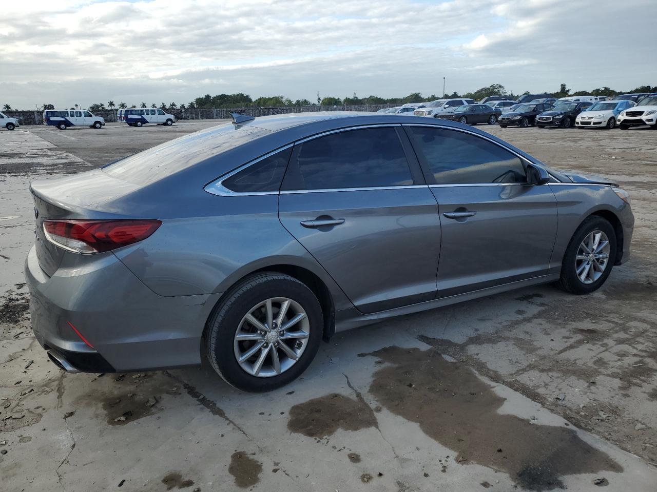 Image 3 of 2018 HYUNDAI SONATA SE 2018 with VIN 5NPE24AF2JH707969