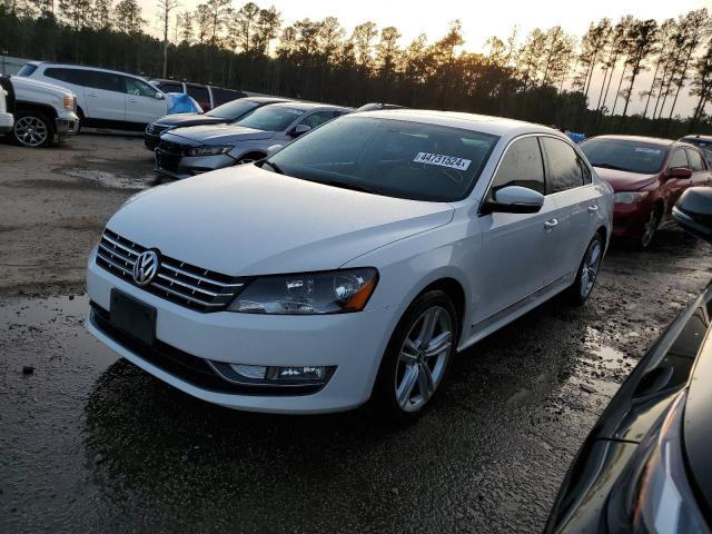 Image 1 of 2013 VOLKSWAGEN PASSAT SEL 2013 with VIN 1VWCN7A38DC039453