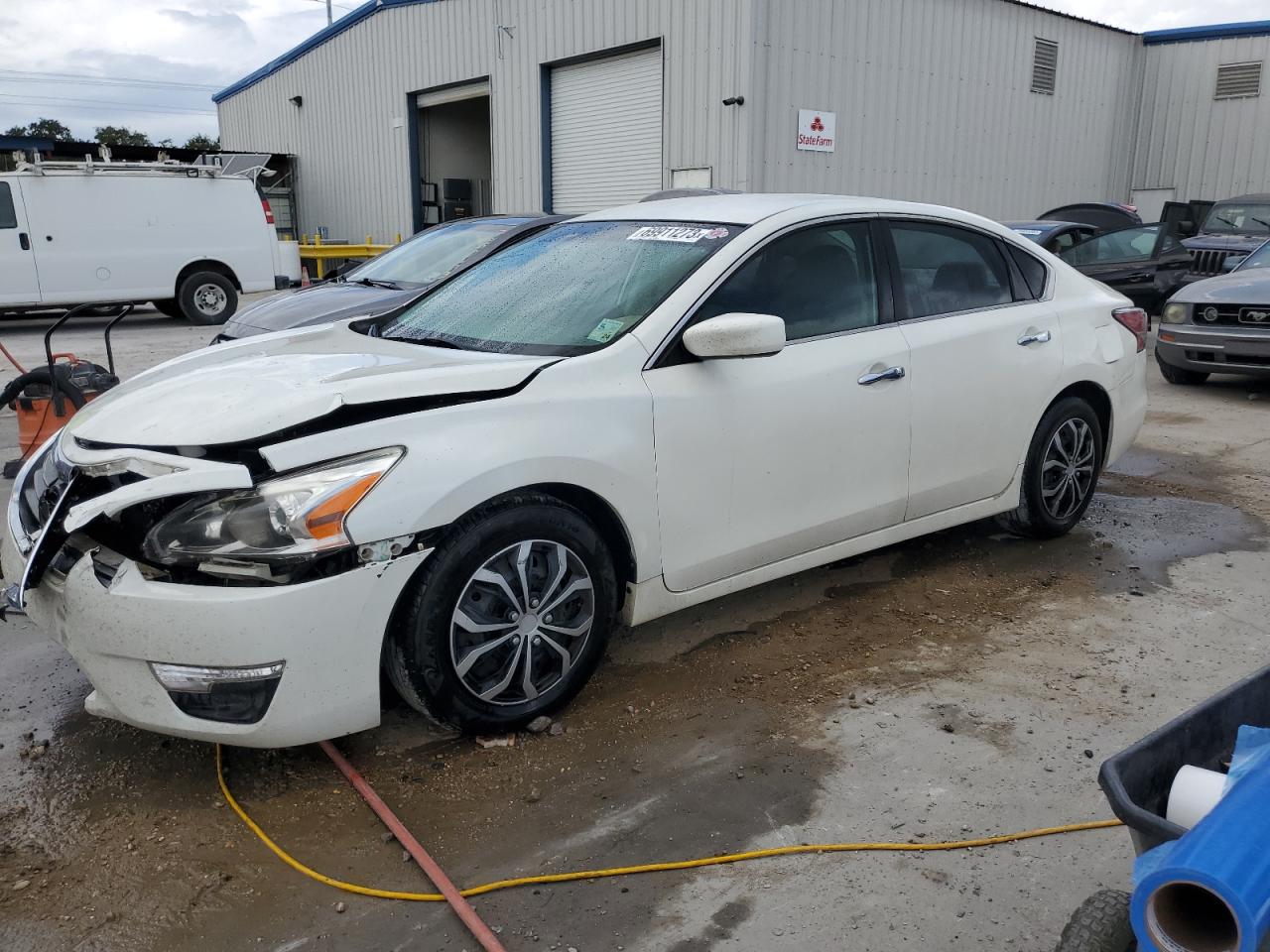 Image 1 of 2015 NISSAN ALTIMA 2.5 2015 with VIN 1N4AL3AP6FC131097