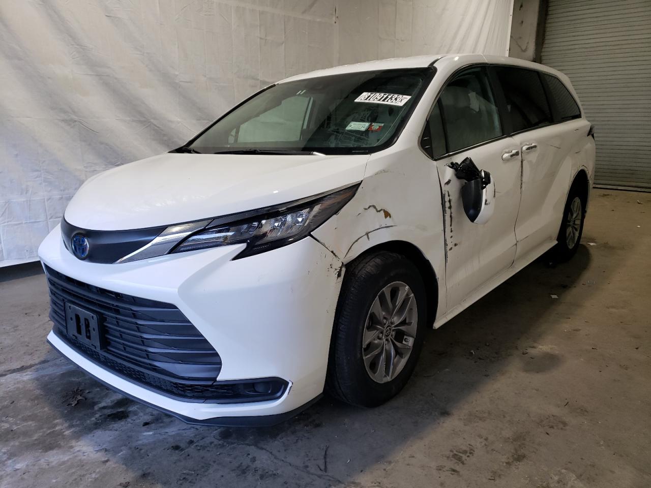 Image 1 of 2023 TOYOTA SIENNA LE 2023 with VIN 5TDKRKEC4PS161536