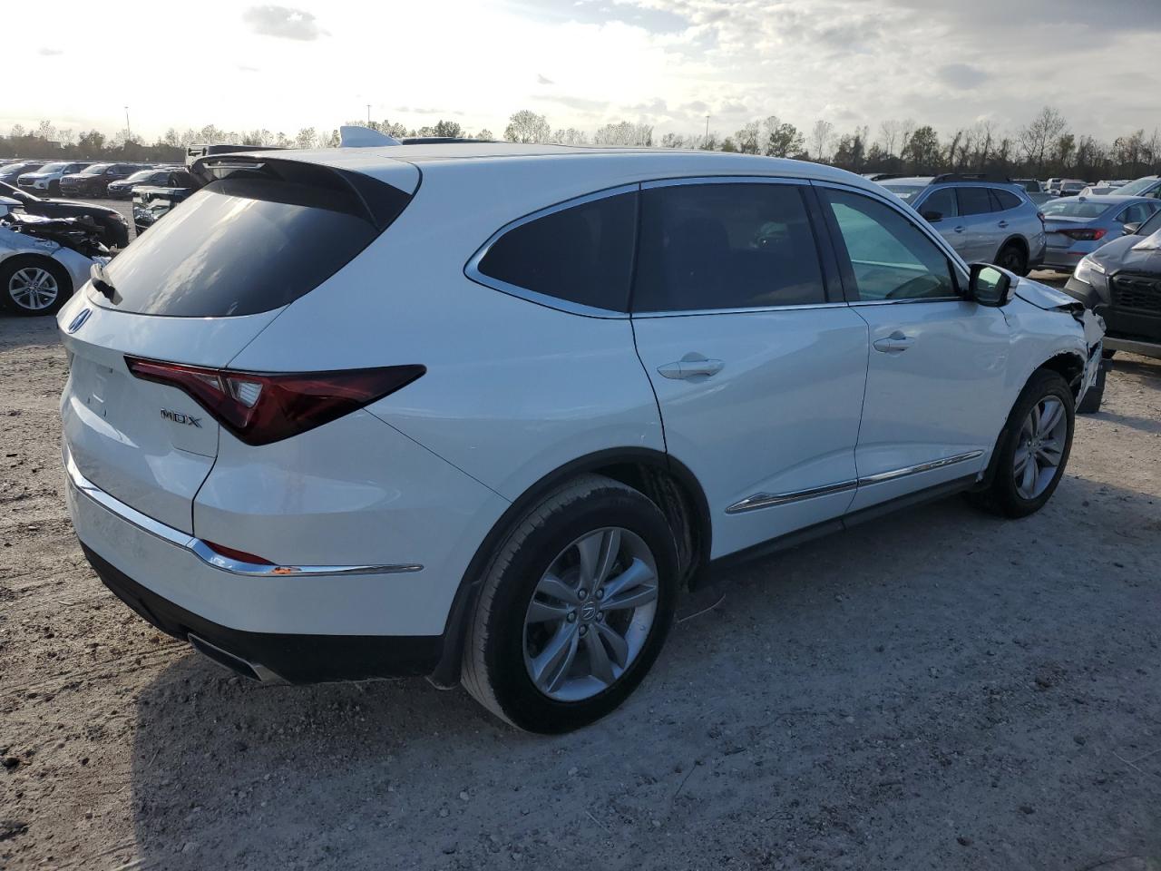 Изображение 3 Acura Mdx 2023 с VIN 5J8YD9H3XPL000799