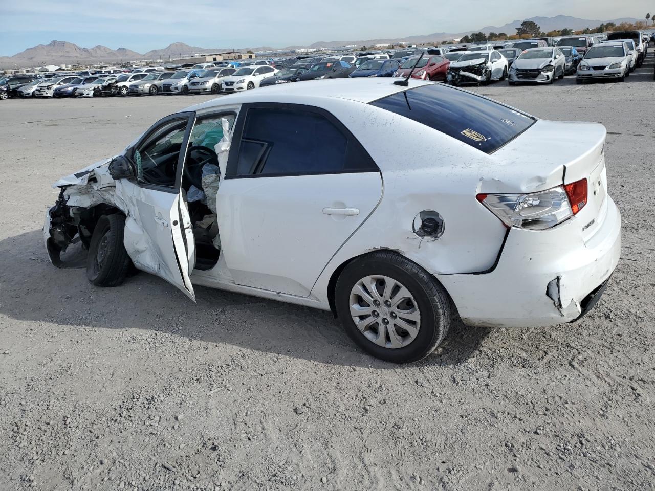 Image 2 of 2012 KIA FORTE EX 2012 with VIN KNAFU4A29C5640993