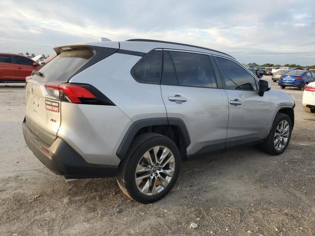 Obraz 3 z 2021 TOYOTA RAV4 XLE PREMIUM 2021 z VIN 2T3C1RFV7MW158578