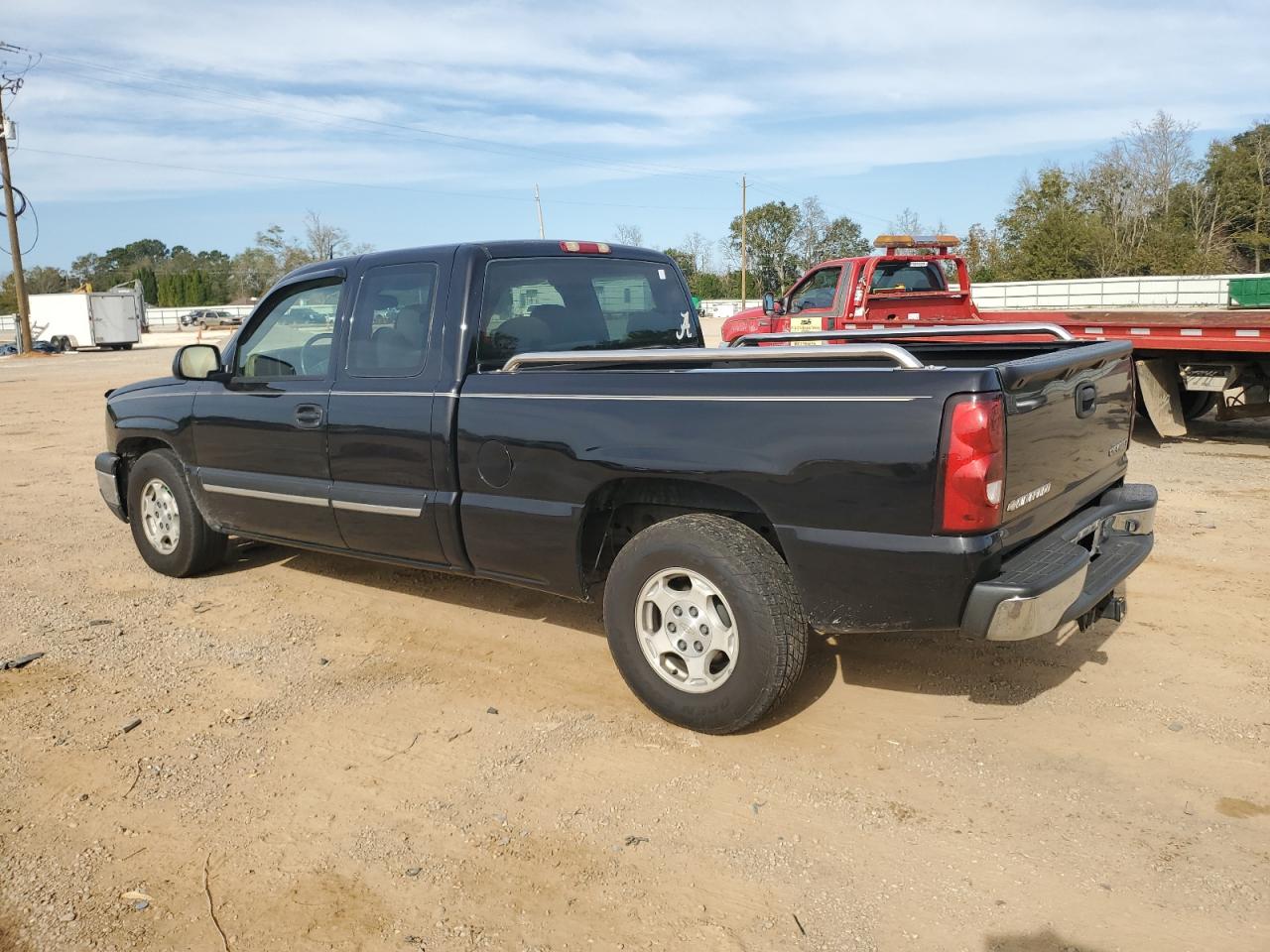 Image 2 of 2004 CHEVROLET SILVERADO C1500 2004 with VIN 2GCEC19T341279387