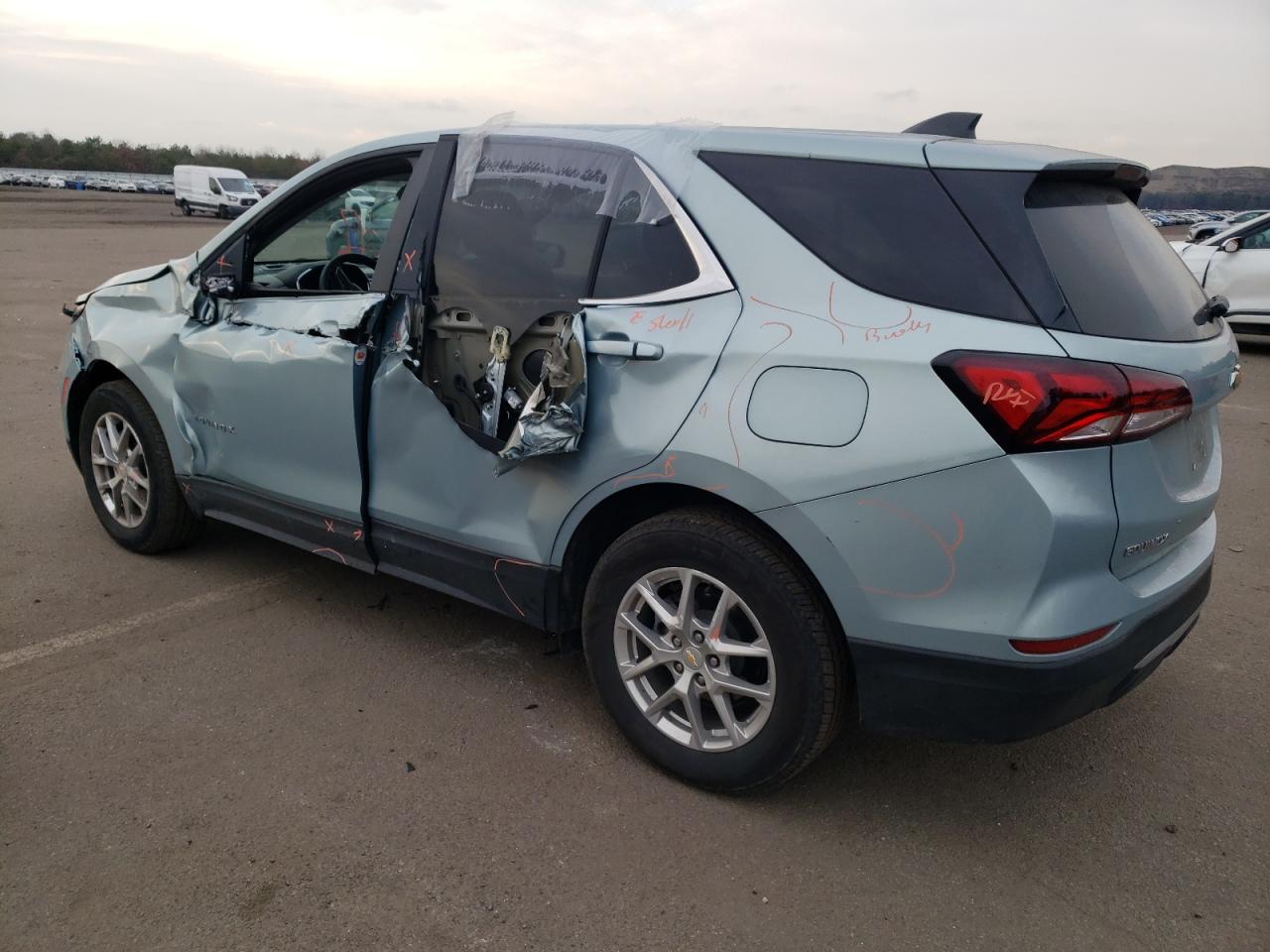 Obraz 2 z 2022 CHEVROLET EQUINOX LT 2022 z VIN 2GNAXUEV0N6130197