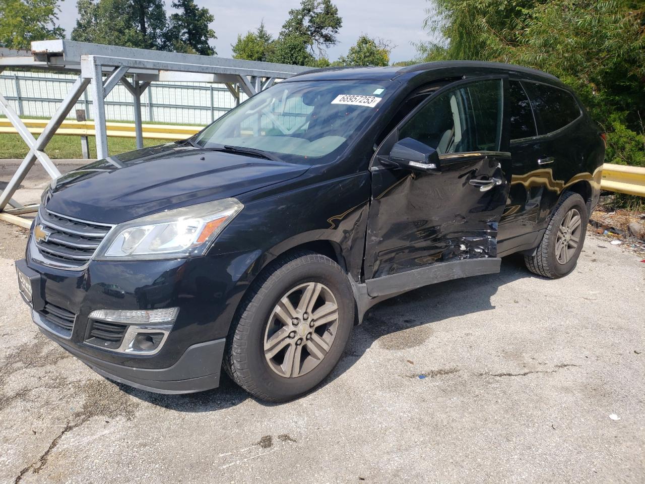 Image 1 of 2016 CHEVROLET TRAVERSE LT 2016 with VIN 1GNKRHKD7GJ199279