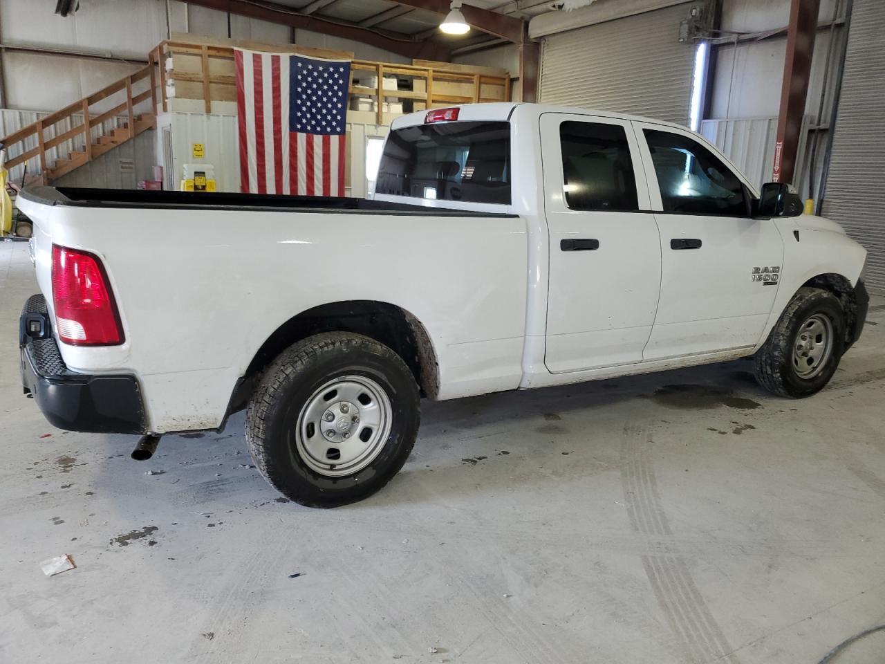 Изображение 3 2019 RAM 1500 CLASSIC TRADESMAN 2019 с VIN 1C6RR6FG6KS719658