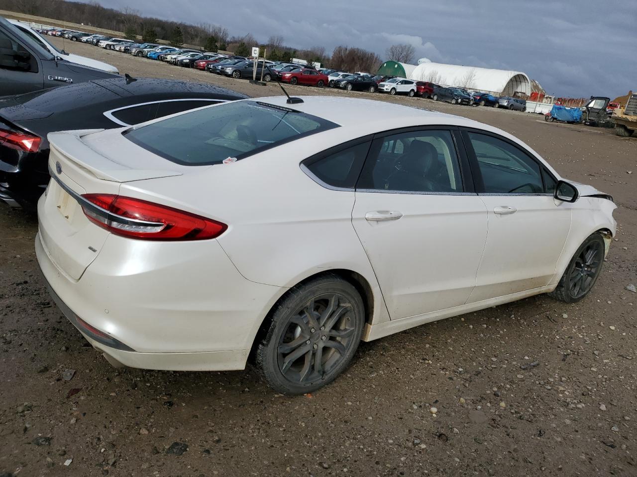 Obraz 3 z 2018 FORD FUSION SE 2018 z VIN 3FA6P0H7XJR134853
