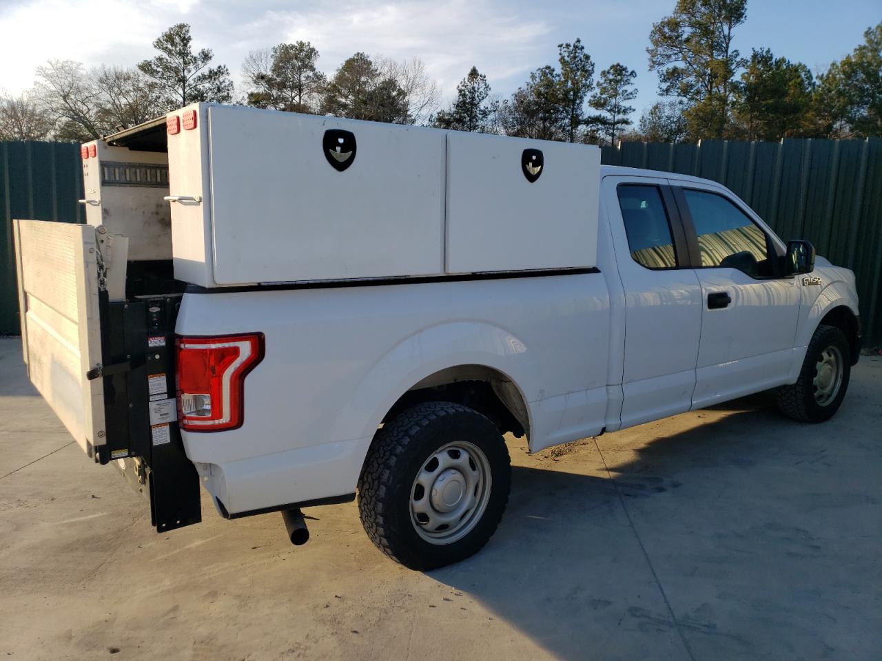 Obraz 3 z 2017 FORD F150 SUPER CAB 2017 z VIN 1FTEX1CF4HKE53271