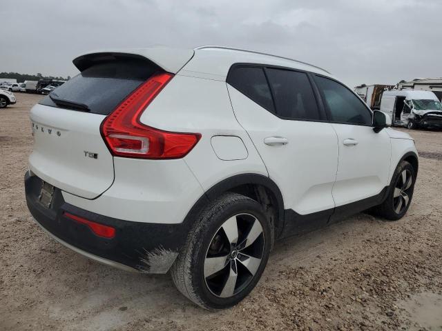 Obraz 3 z 2019 VOLVO XC40 T5 MOMENTUM 2019 z VIN YV4162UKXK2147991
