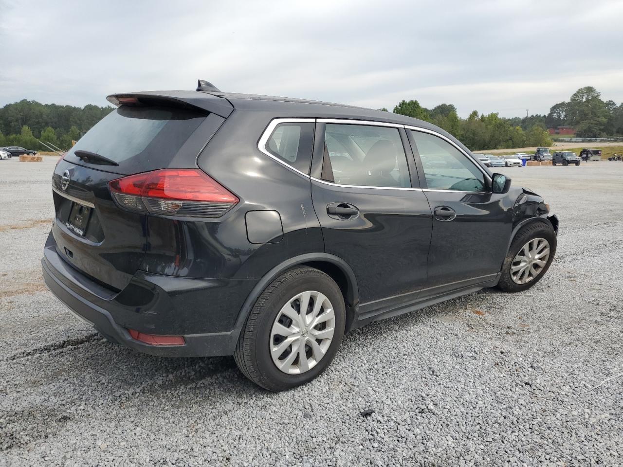 Obraz 3 z Nissan Rogue S 2017 z VIN KNMAT2MTXHP531365