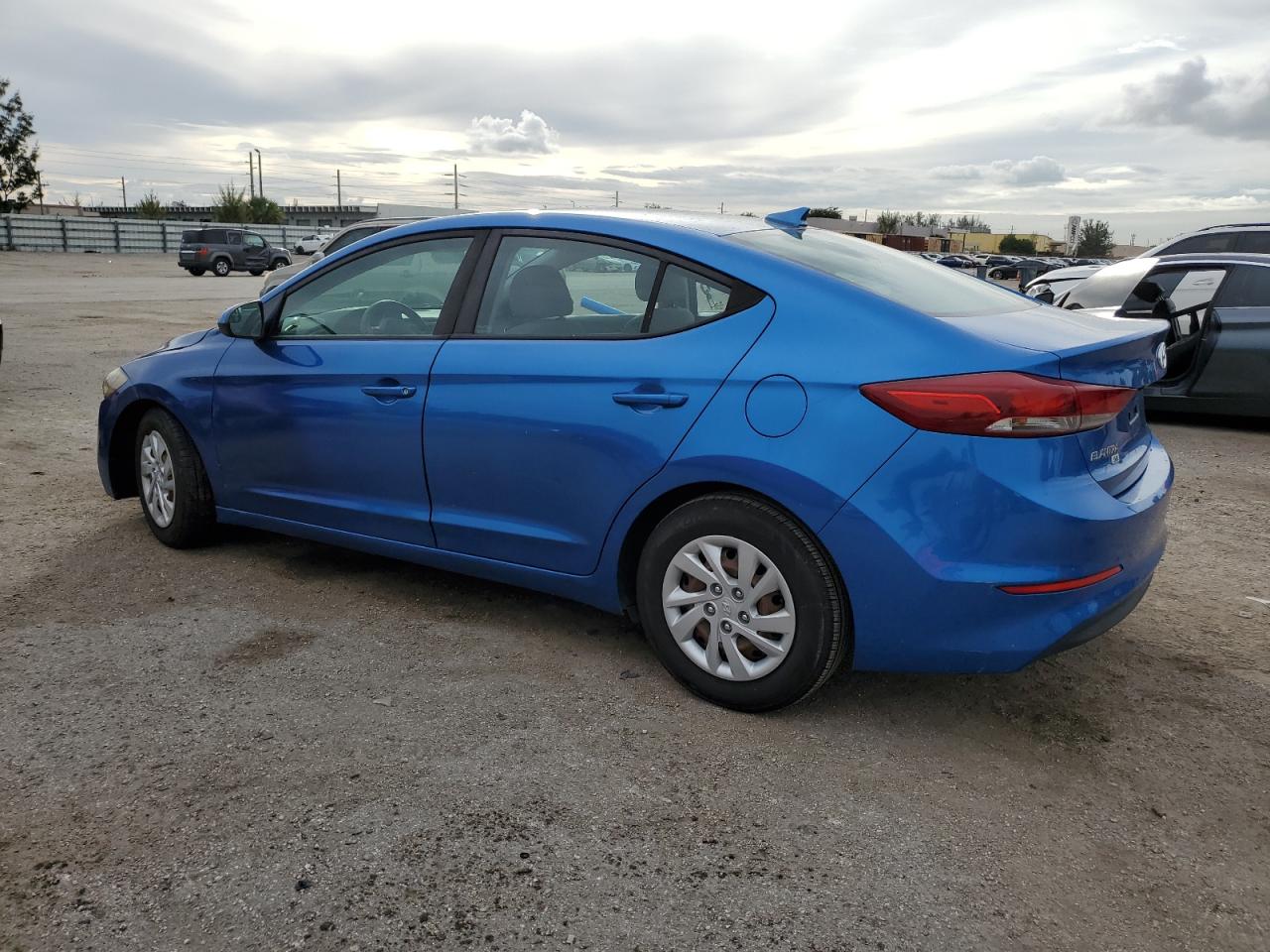 Image 2 of 2017 HYUNDAI ELANTRA SE 2017 with VIN 5NPD74LF6HH173962