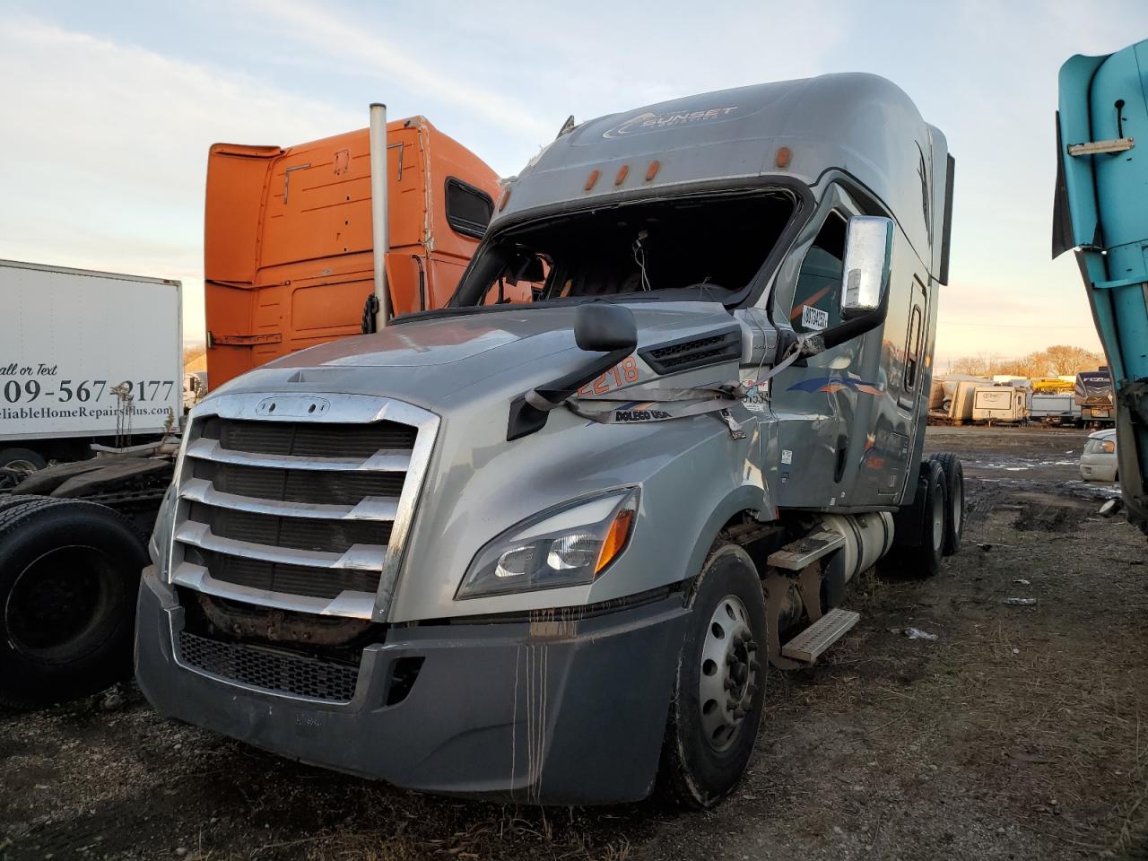 Obraz 2 z 2019 FREIGHTLINER CASCADIA 126  2019 z VIN 3AKJHHDR4KSKS9185