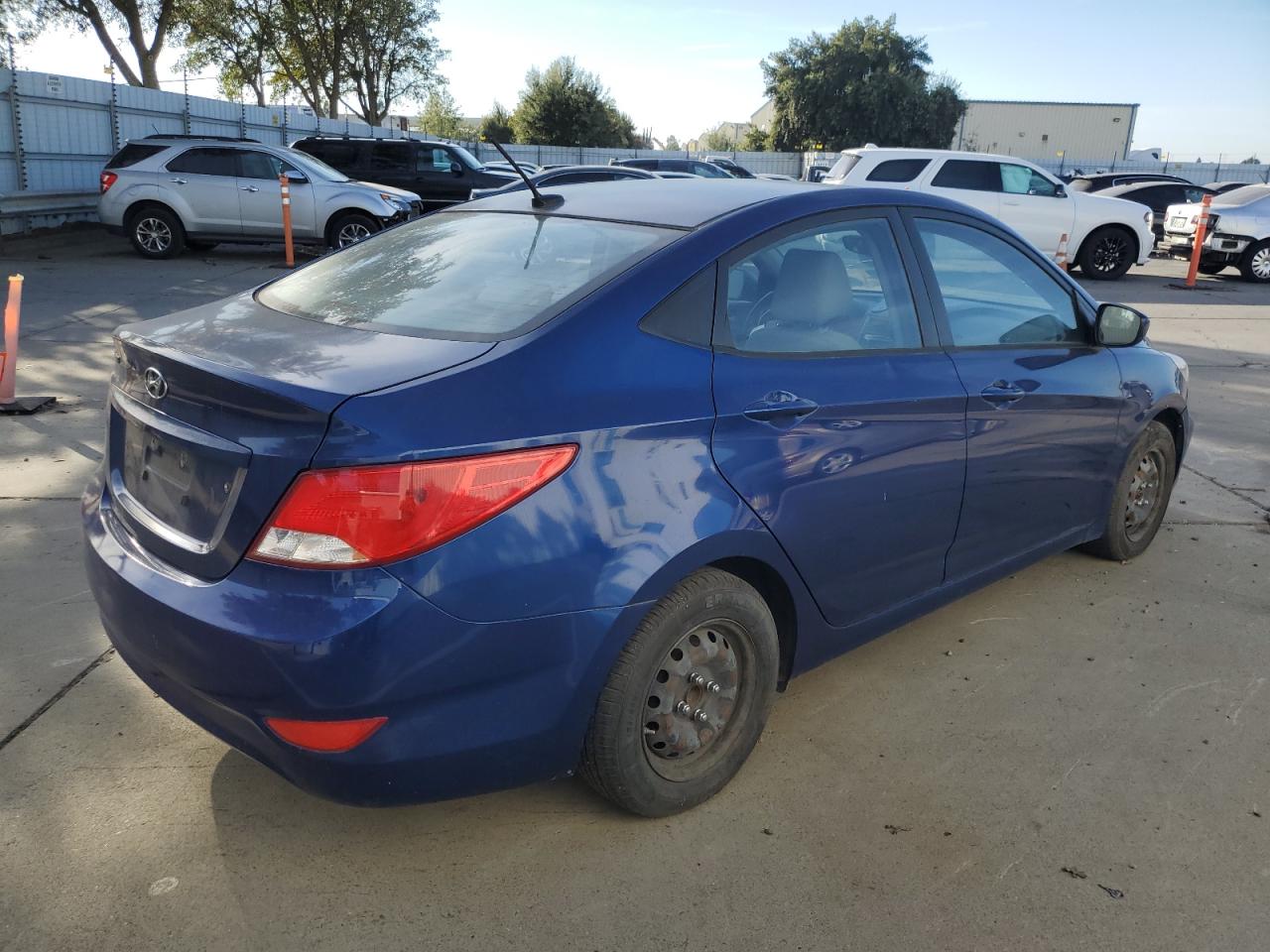 Изображение 3 Hyundai Accent Se 2016 с VIN KMHCT4AE1GU998034